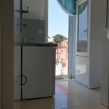 Sweet Sea View سبليت